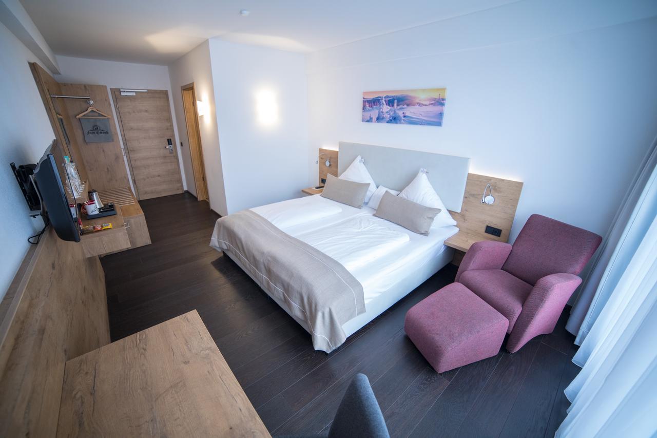Hotel Zum Hirsch Wertingen Kültér fotó
