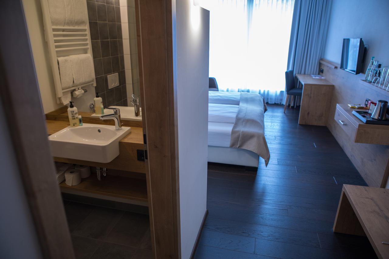 Hotel Zum Hirsch Wertingen Kültér fotó