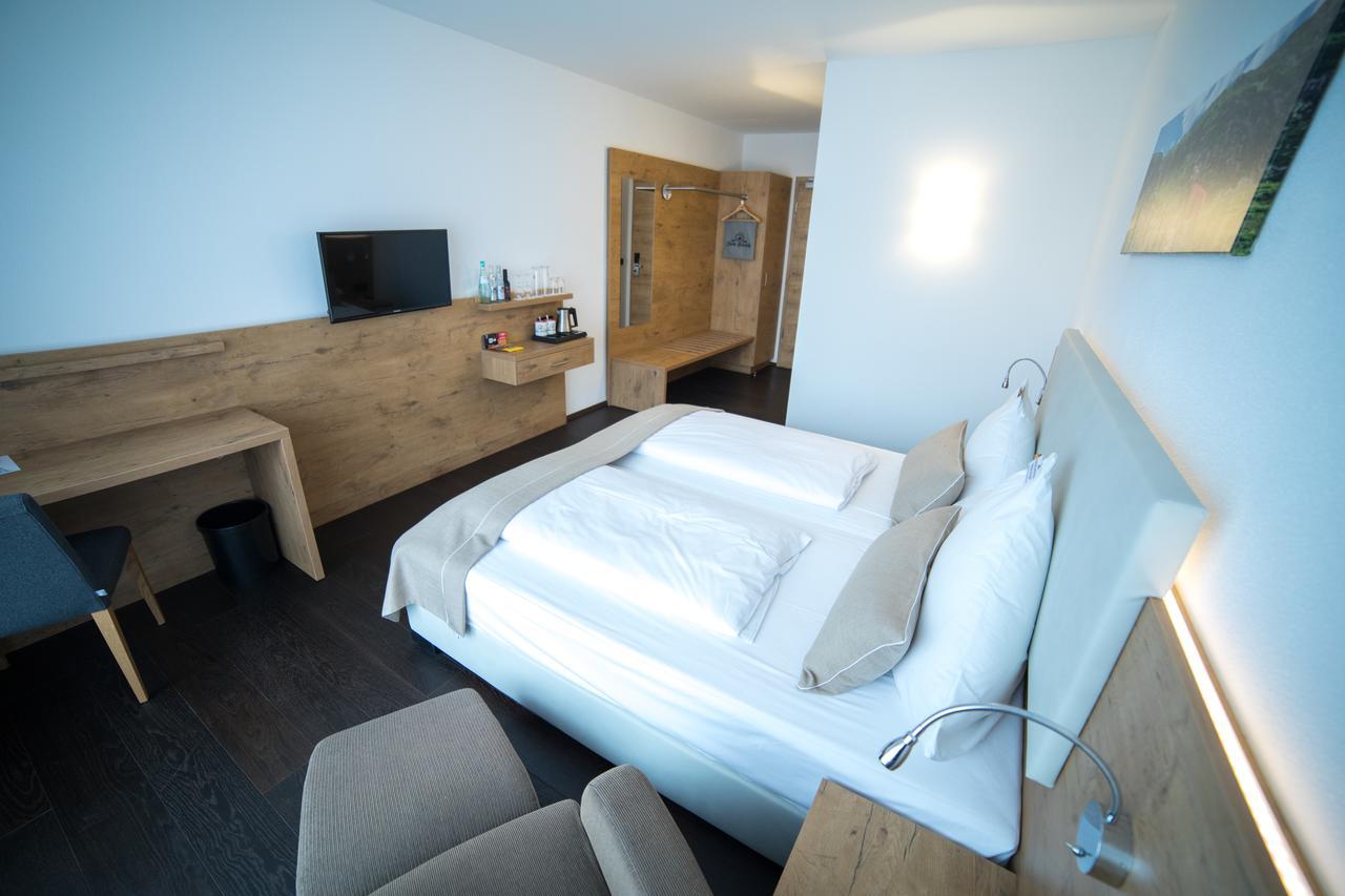 Hotel Zum Hirsch Wertingen Kültér fotó