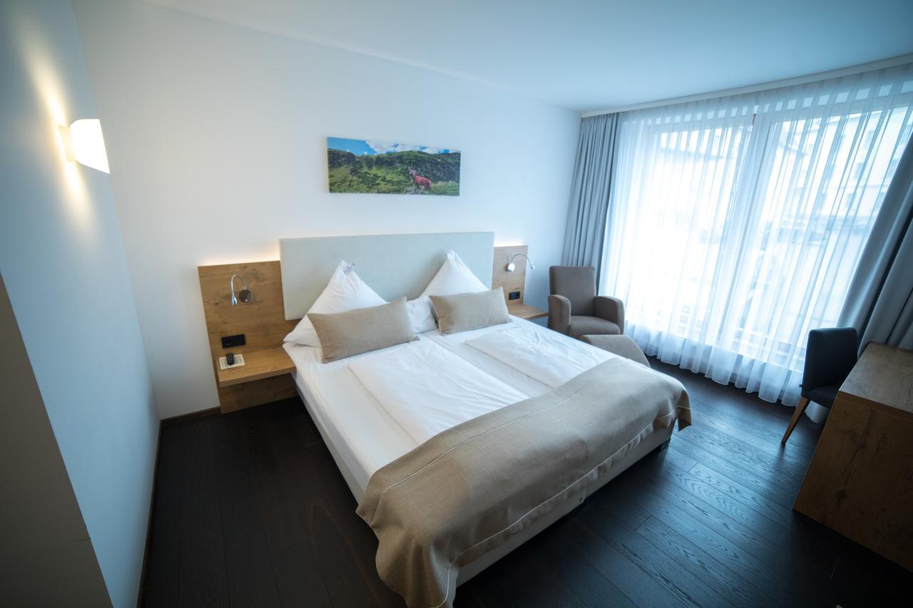 Hotel Zum Hirsch Wertingen Kültér fotó