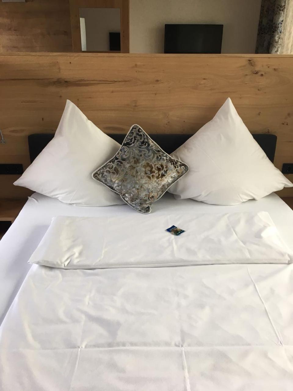Hotel Zum Hirsch Wertingen Kültér fotó